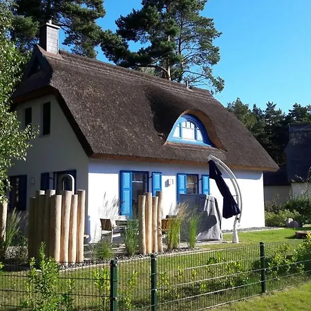 Holiday home Wave Rider Comfortable Glowe